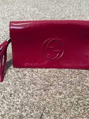 Gucci Fuchsia Patent Leather Tassel Wristlet Clutch